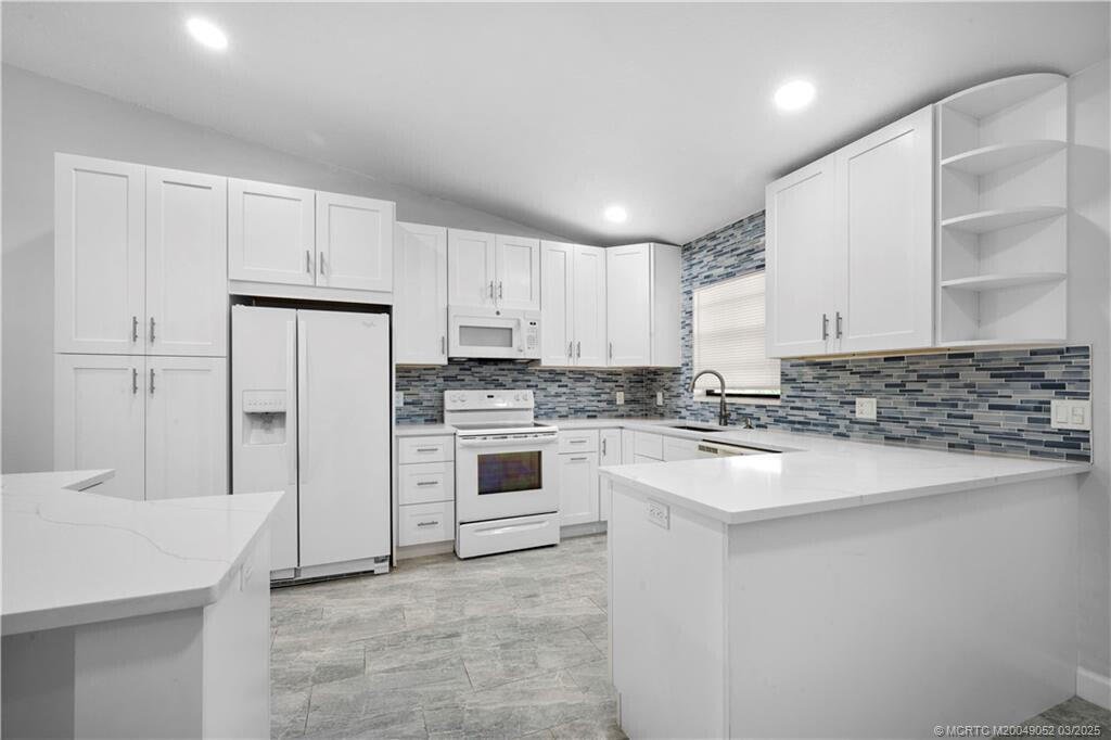 3011 Southeast Aster Lane, Unit 810 Stuart, FL 34994 - Photo 6 of 15 kitchen2