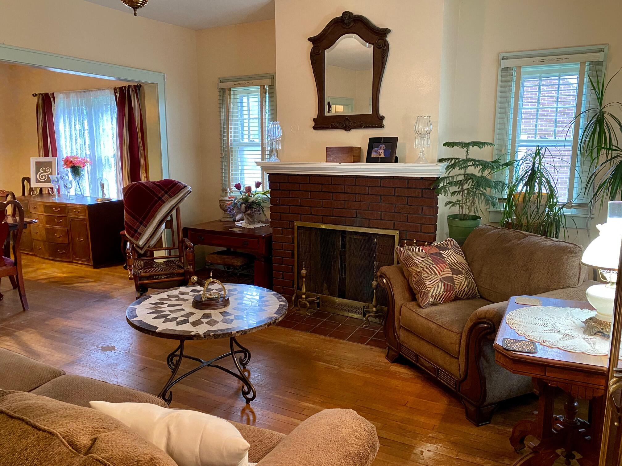 308 South Bragg Street Perryville, KY 40468 - Photo 2 of 42 308 S Bragg (2)