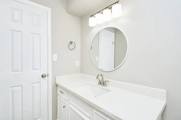 $1,800 | 6911 Winding Trace Drive, Houston, TX 77086