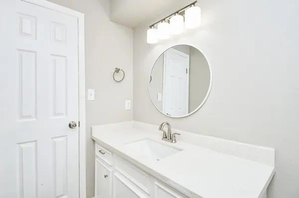 $1,925 | 6911 Winding Trace Drive, Houston, TX 77086