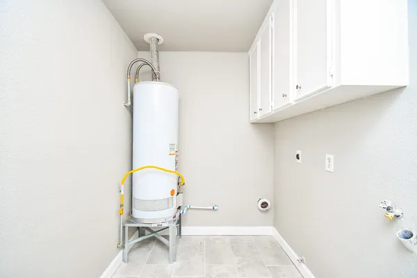 $1,800 | 6911 Winding Trace Drive, Houston, TX 77086