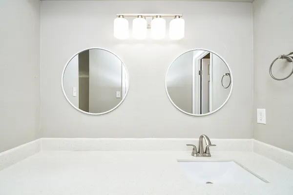 $1,800 | 6911 Winding Trace Drive, Houston, TX 77086