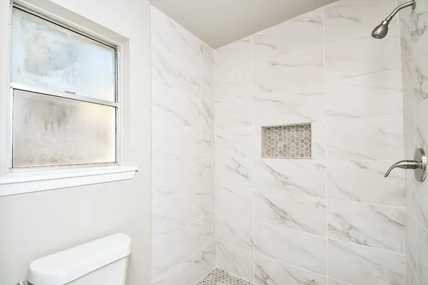 $1,925 | 6911 Winding Trace Drive, Houston, TX 77086