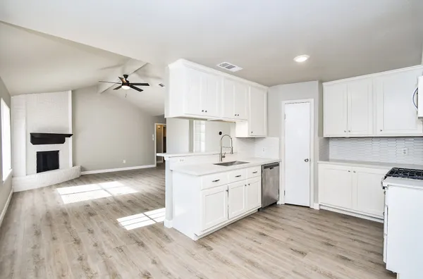 $1,800 | 6911 Winding Trace Drive, Houston, TX 77086