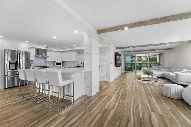 $1,080,000 | 911 Ocean Drive, Unit 201, Juno Beach, FL 33408