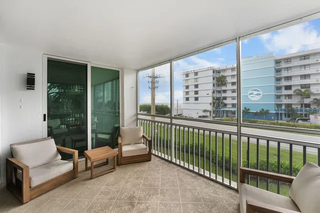 $1,080,000 | 911 Ocean Drive, Unit 201, Juno Beach, FL 33408
