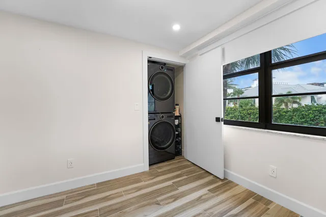 $1,080,000 | 911 Ocean Drive, Unit 201, Juno Beach, FL 33408