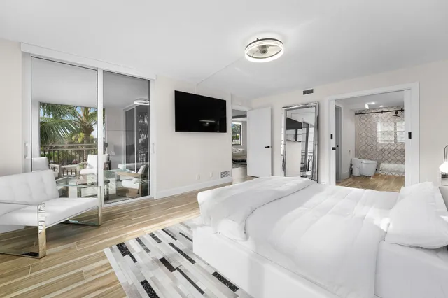 $1,080,000 | 911 Ocean Drive, Unit 201, Juno Beach, FL 33408