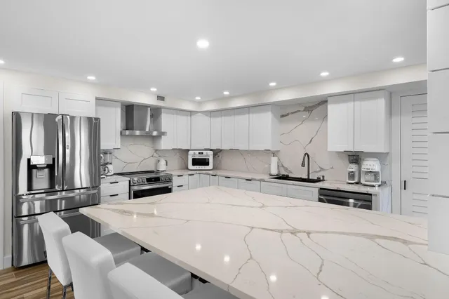 $1,080,000 | 911 Ocean Drive, Unit 201, Juno Beach, FL 33408