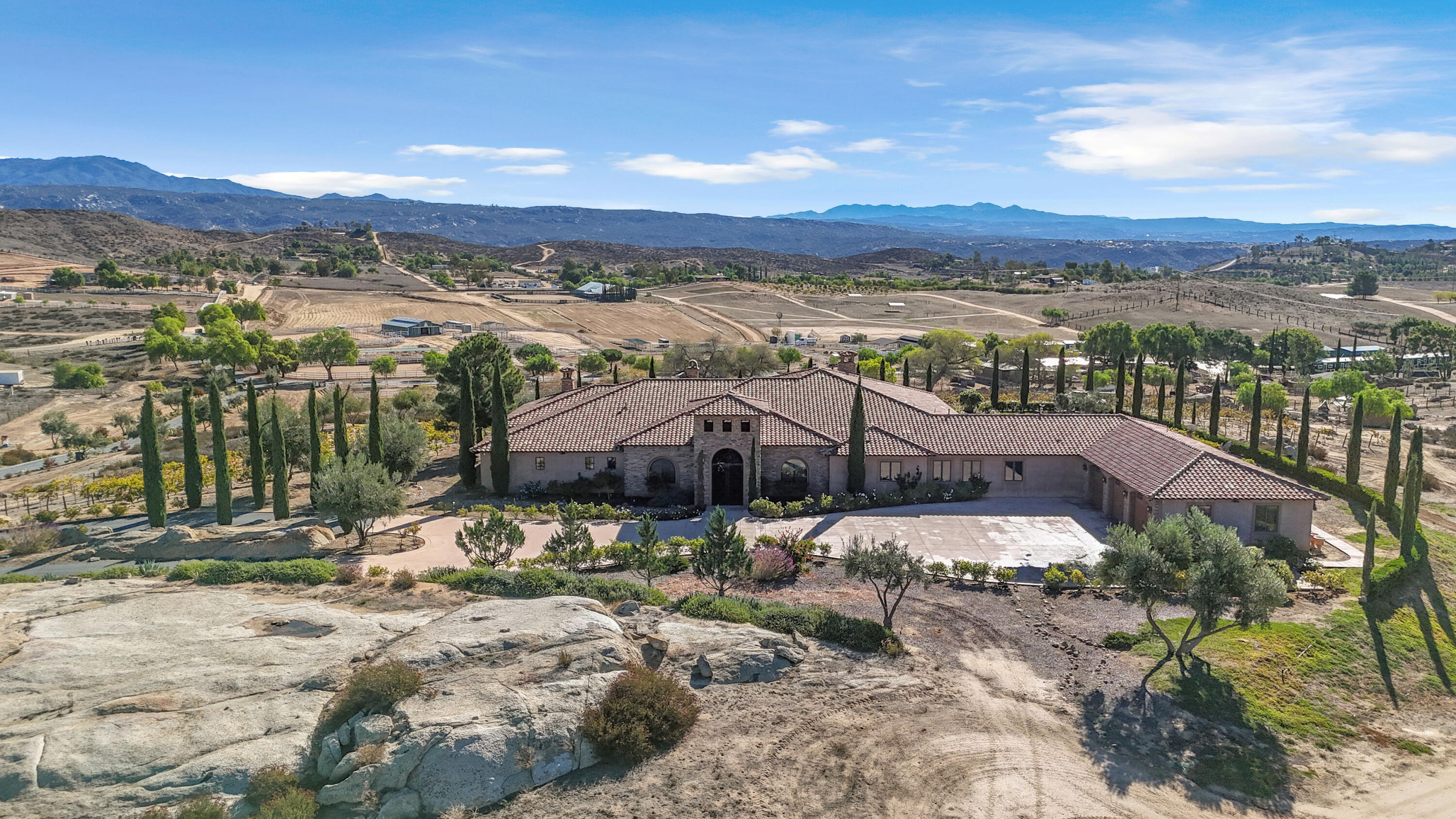 39345 San Ignacio Road Hemet, CA 92544 - Photo 88 of 110 a view of a city with mountains in the background