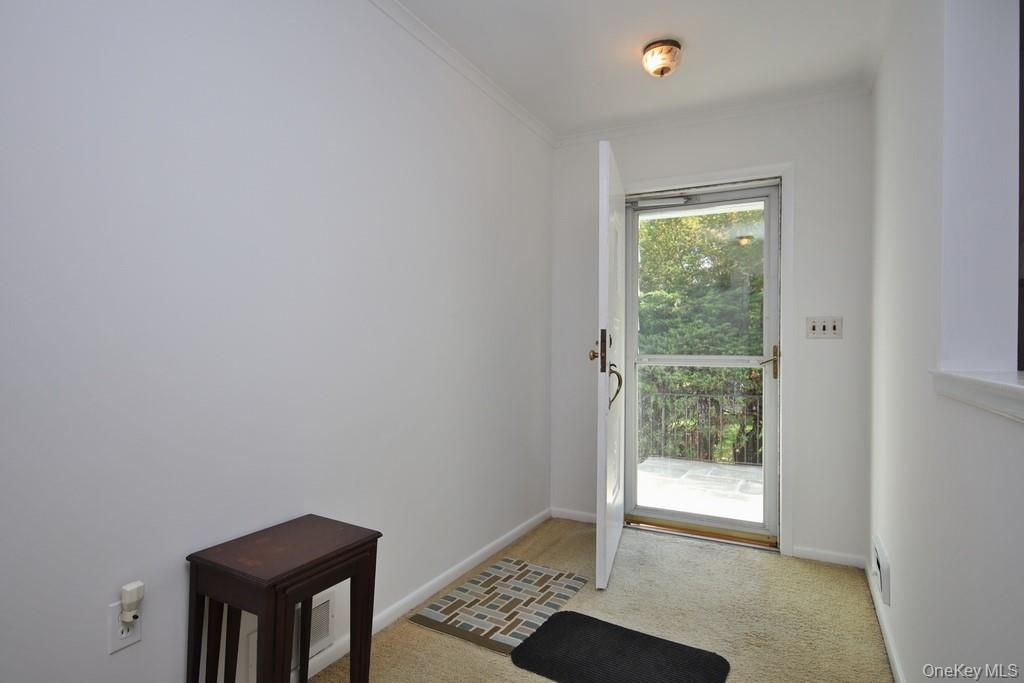 10 Lakeview Road Ossining, NY 10562 - Photo 6 of 38 Wall to wall carpet in Entry