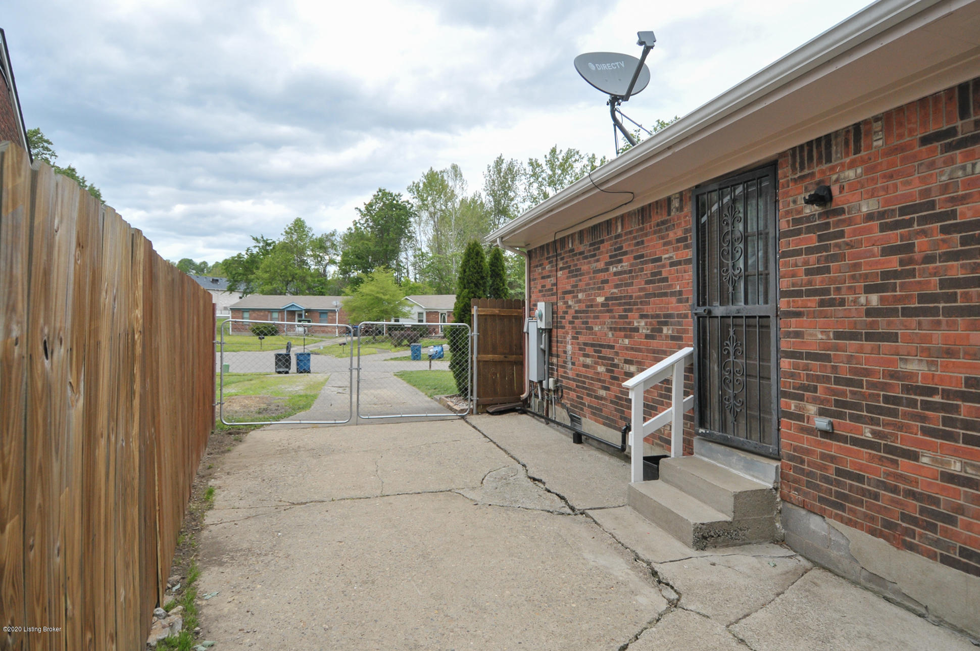 4616 Frel Road Louisville, KY 40272 - Photo 29 of 32 4616FrelRd-30