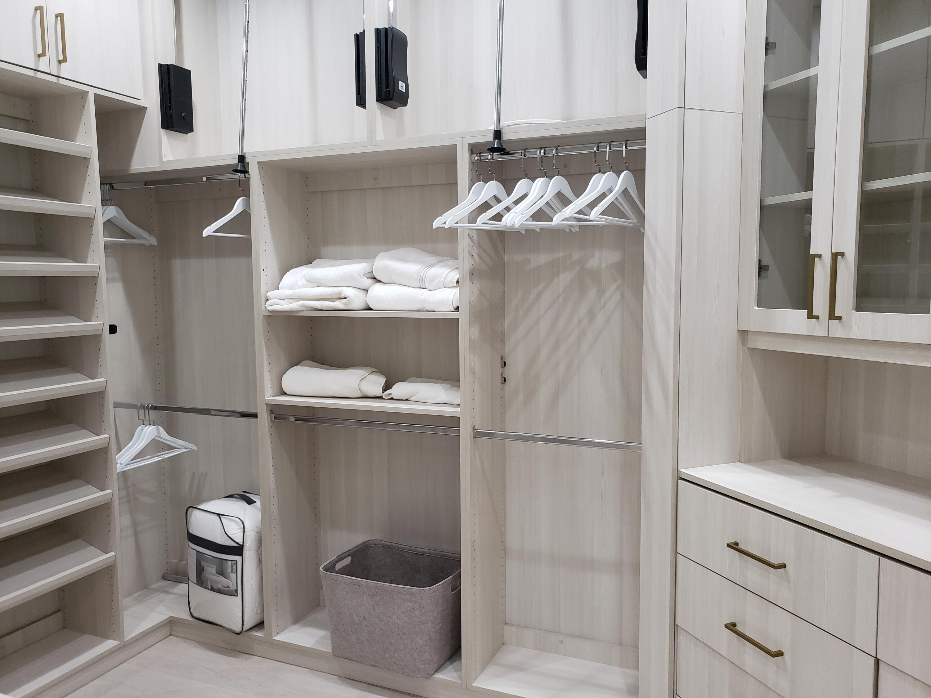 1 Seclude Court Rancho Mirage, CA 92270 - Photo 30 of 52 Walk In Closet