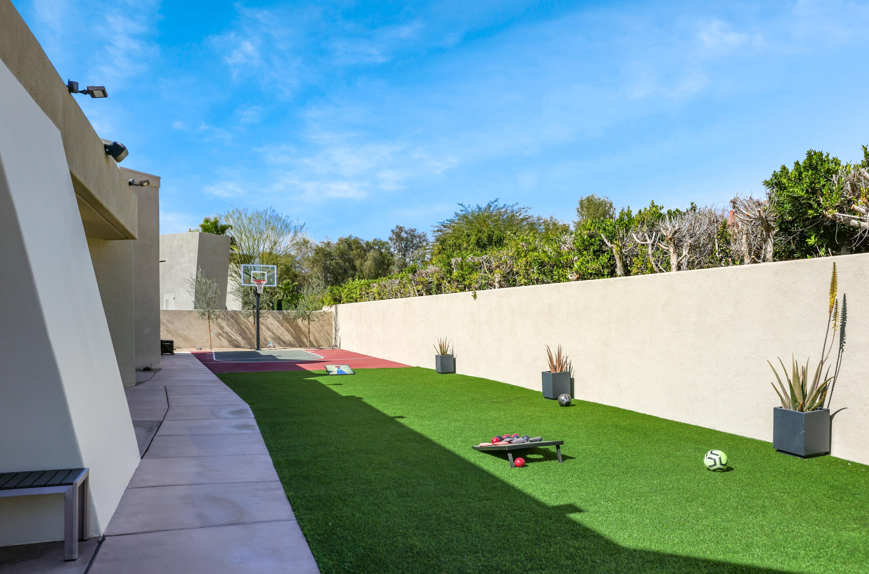 1 Seclude Court Rancho Mirage, CA 92270 - Photo 50 of 52 a view of a garden