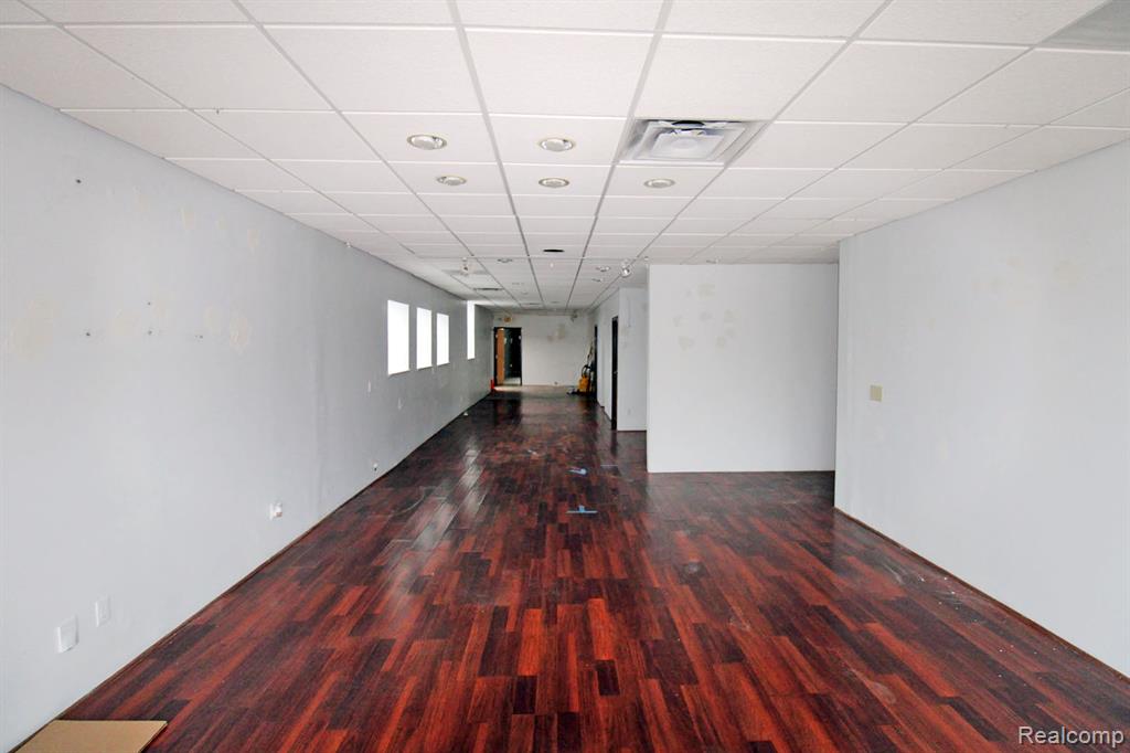 611 West 9 Mile Road Hazel Park, MI 48030 - Photo 9 of 10