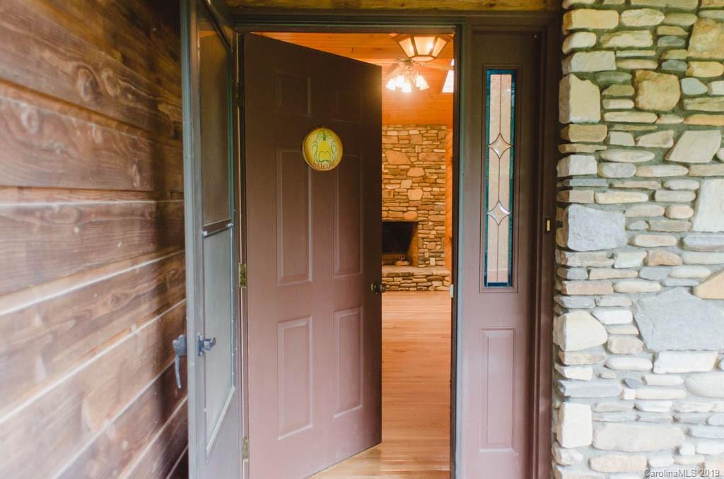 1086 Oleta Road Hendersonville, NC 28792 - Photo 2 of 25 Gallery Image 2
