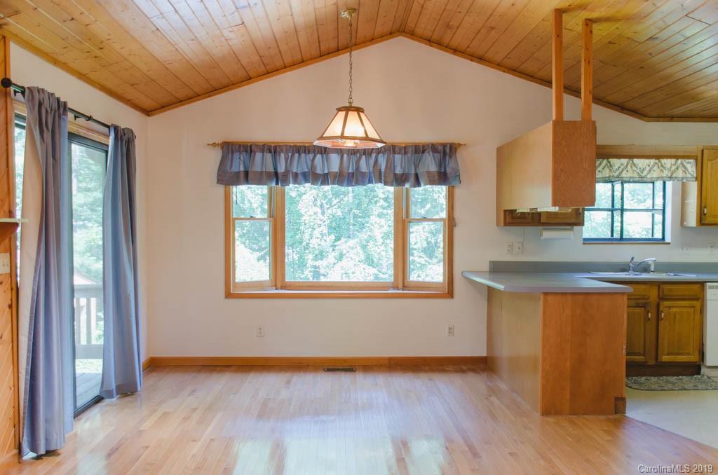 1086 Oleta Road Hendersonville, NC 28792 - Photo 11 of 25 Gallery Image 11