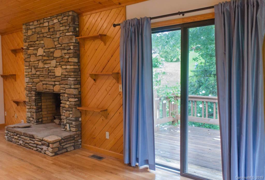 1086 Oleta Road Hendersonville, NC 28792 - Photo 12 of 25 Gallery Image 12