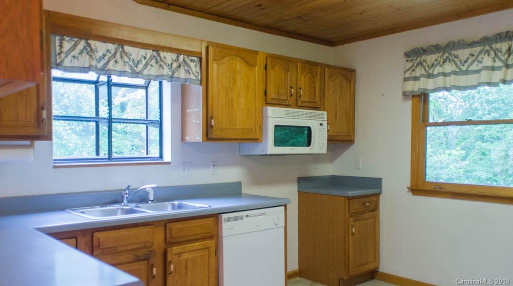 1086 Oleta Road Hendersonville, NC 28792 - Photo 14 of 25 Gallery Image 14
