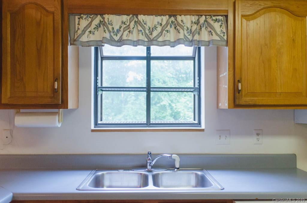 1086 Oleta Road Hendersonville, NC 28792 - Photo 15 of 25 Gallery Image 15