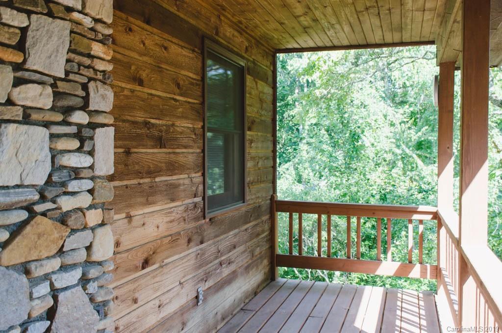 1086 Oleta Road Hendersonville, NC 28792 - Photo 3 of 25 Gallery Image 3