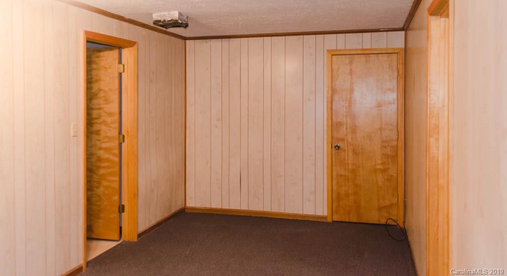 1086 Oleta Road Hendersonville, NC 28792 - Photo 23 of 25 Gallery Image 23