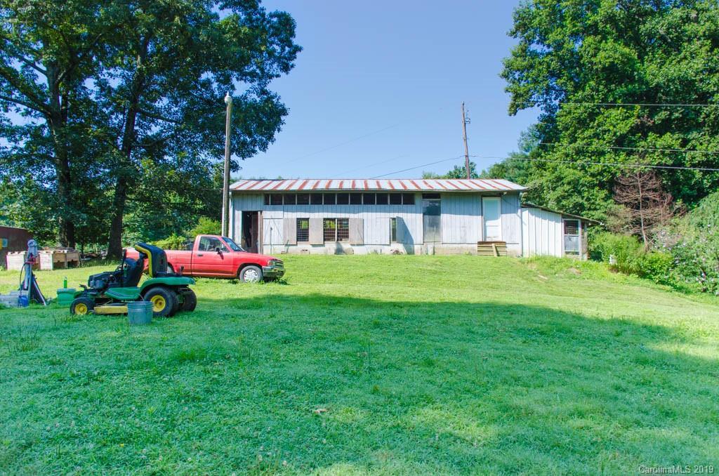 1086 Oleta Road Hendersonville, NC 28792 - Photo 8 of 25 Gallery Image 8