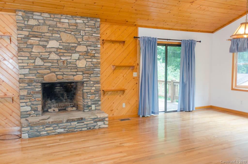 1086 Oleta Road Hendersonville, NC 28792 - Photo 10 of 25 Gallery Image 10