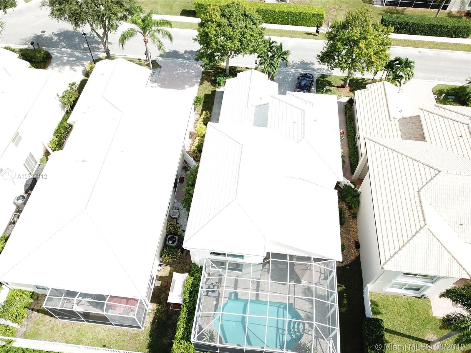 6334 Brava Way Boca Raton, FL 33433 - Photo 19 of 41 VERY RARE POOL HOME WITH NO NEIGHBORS IN THE BACK, VERY PRIVATE