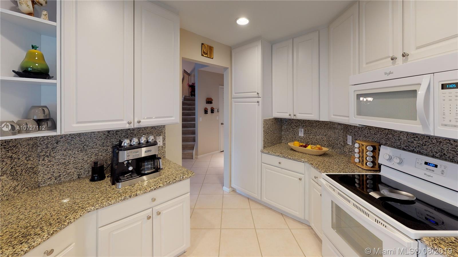 6334 Brava Way Boca Raton, FL 33433 - Photo 5 of 41