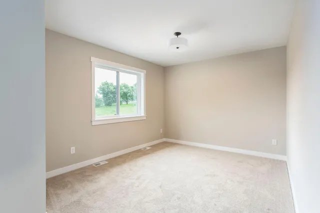 $550,000 | 247 Eagle Ridge Drive, Roberts, WI 54023