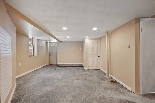 $194,900 | 221 East Agnew Avenue, Pittsburgh, PA 15210