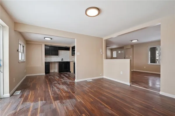 $194,900 | 221 East Agnew Avenue, Pittsburgh, PA 15210