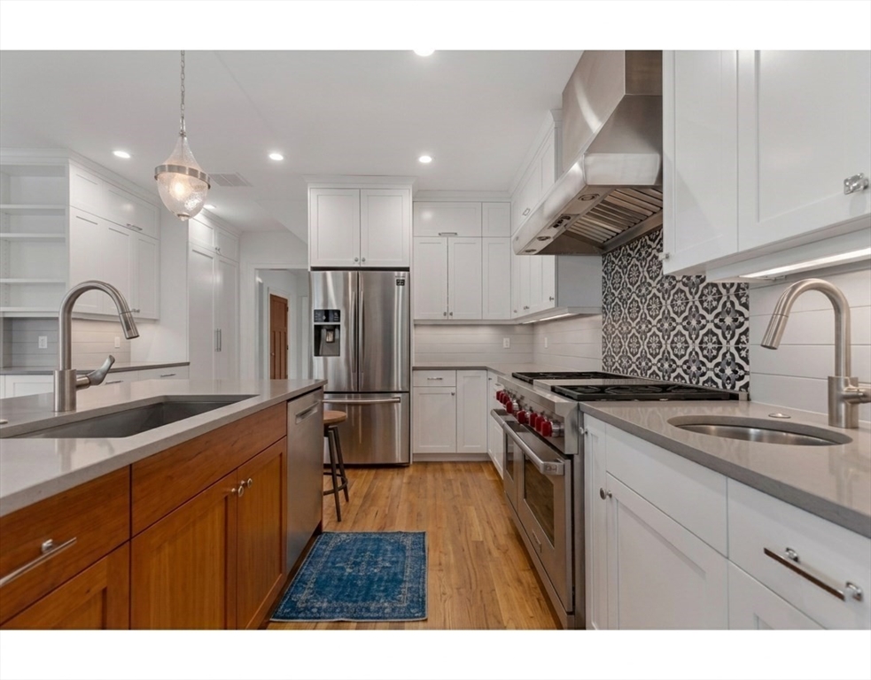 191 Davis Avenue Brookline, MA 02445 - Photo 2 of 21