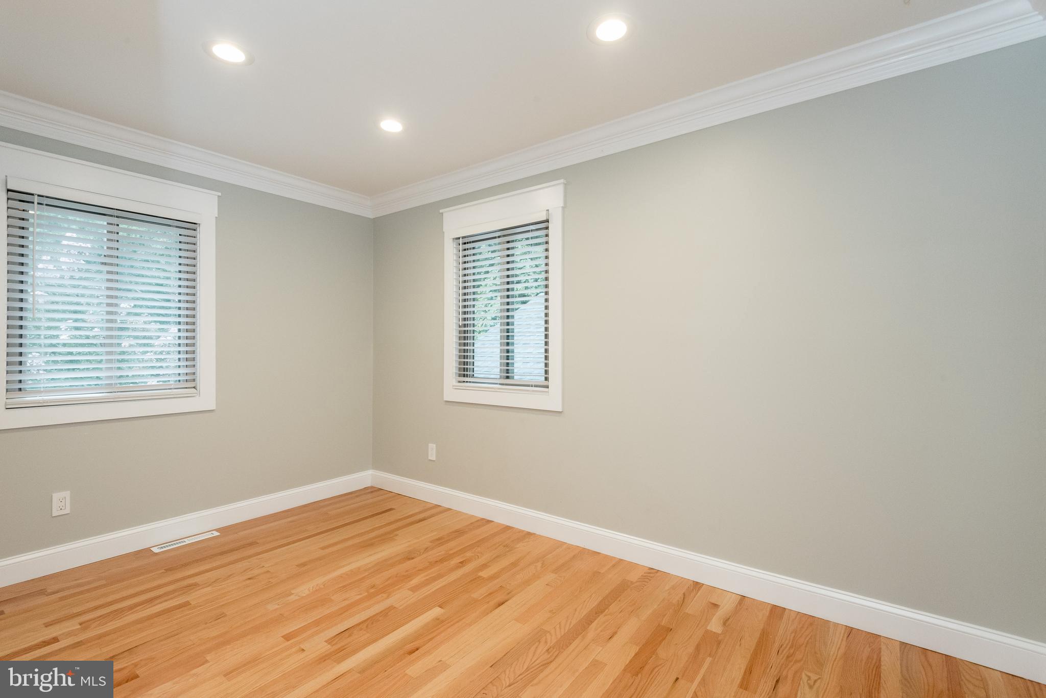 922 Shore Acres Road Arnold, MD 21012 - Photo 12 of 26 Bedroom 2 2 of 2
