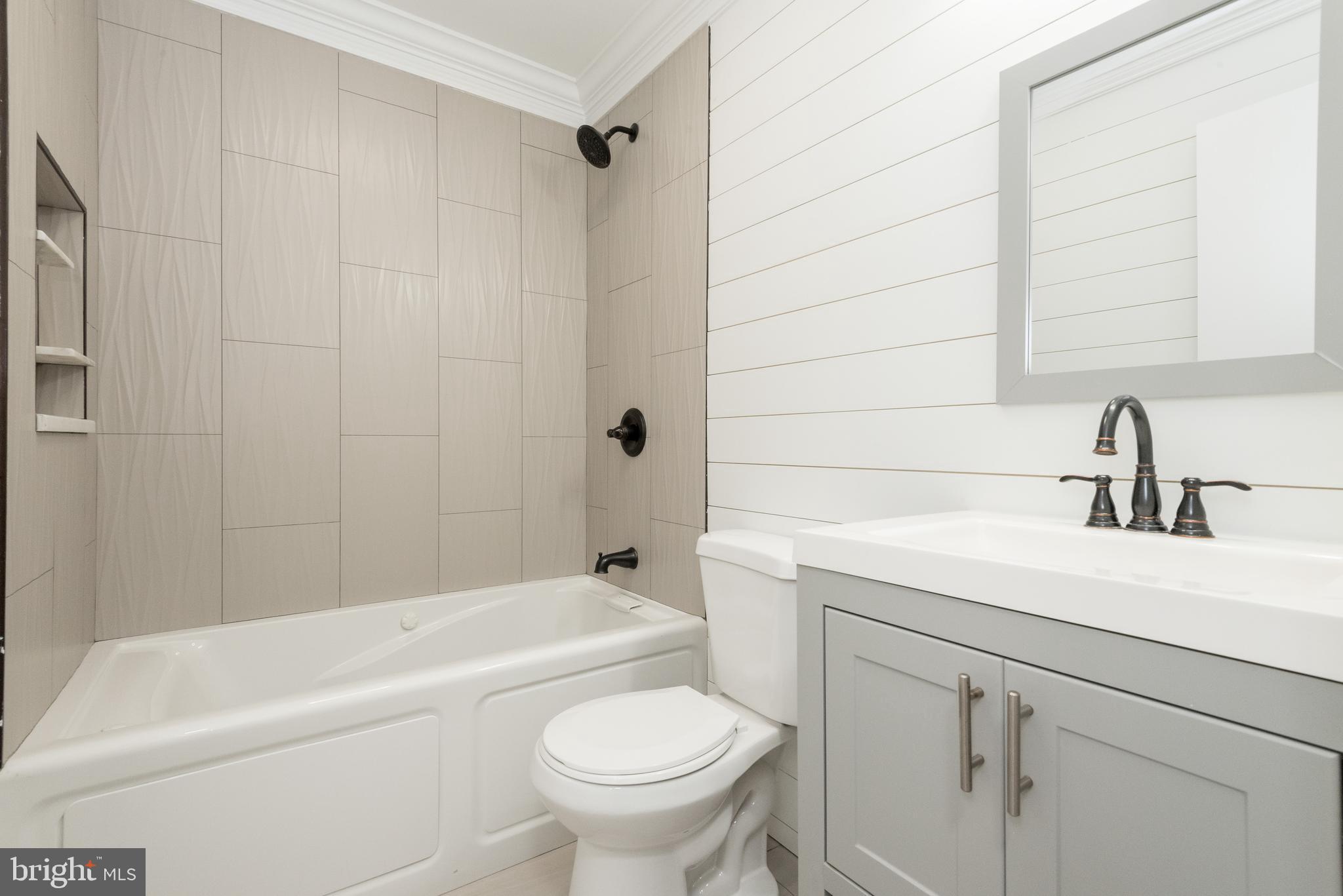 922 Shore Acres Road Arnold, MD 21012 - Photo 9 of 26 Hall Full Bath