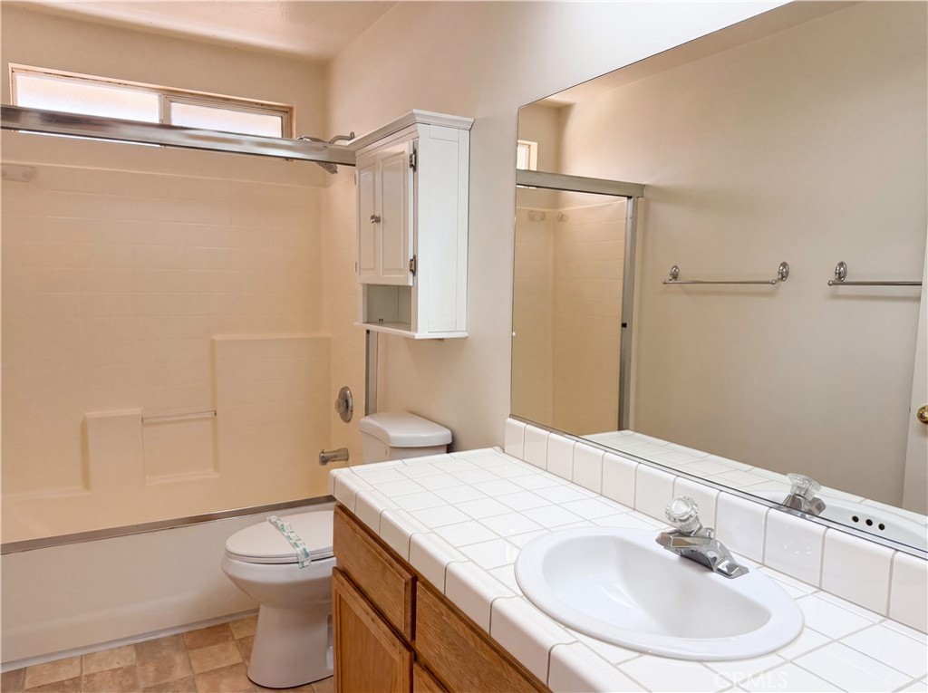 15358 Lookout Road Apple Valley, CA 92307 - Photo 6 of 28