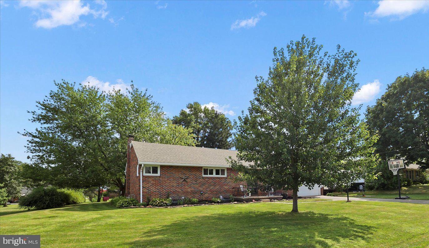 3471 Sycamore Road Dover, PA 17315 - Photo 3 of 38 Gallery Image 3