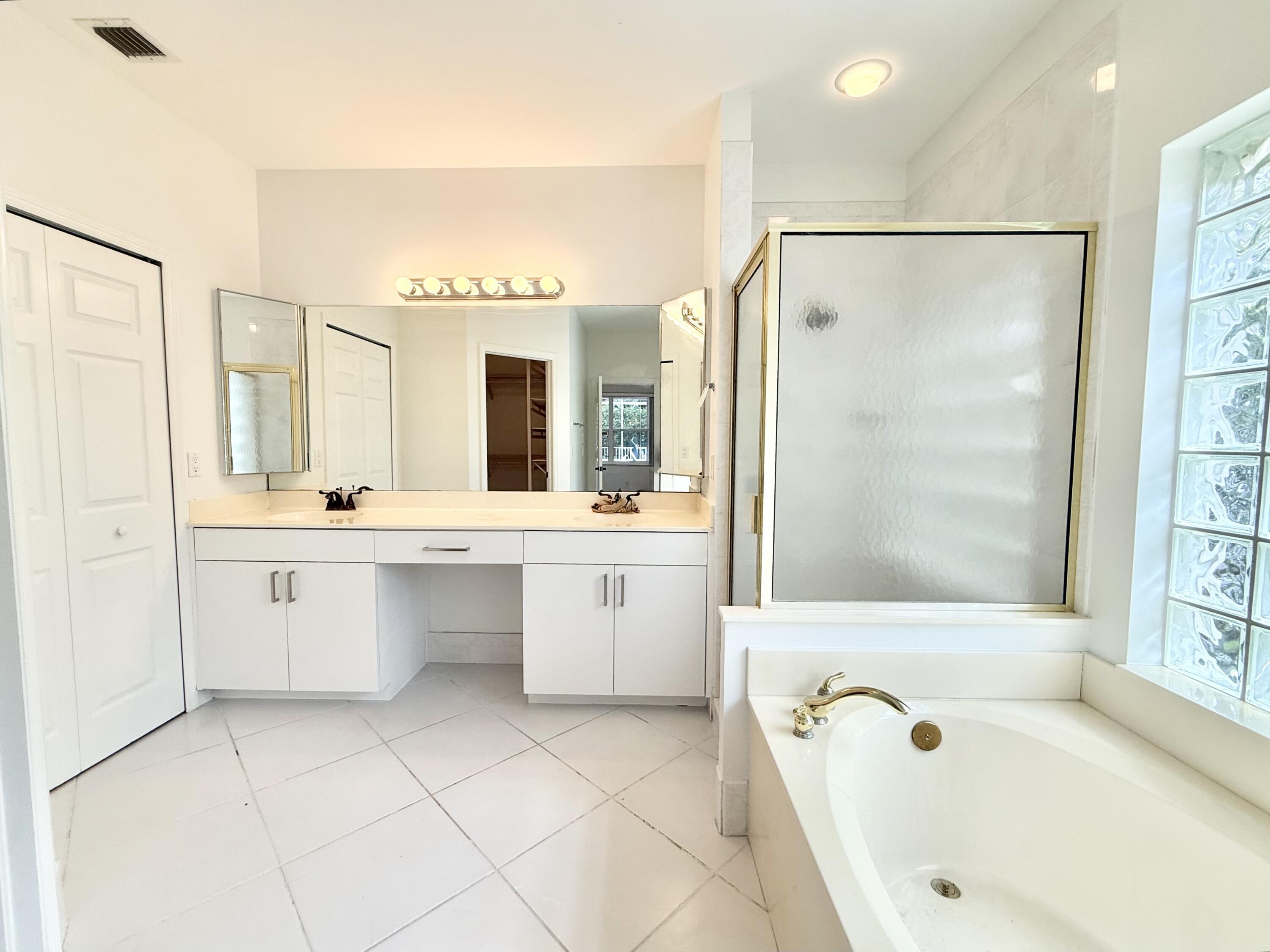 12310 Riverfalls Court Boca Raton, FL 33428 - Photo 7 of 30 MASTER BATHROOM