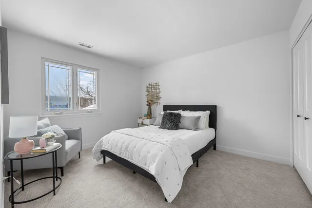 $600,000 | 1021 Foxworth Boulevard, Lombard, IL 60148