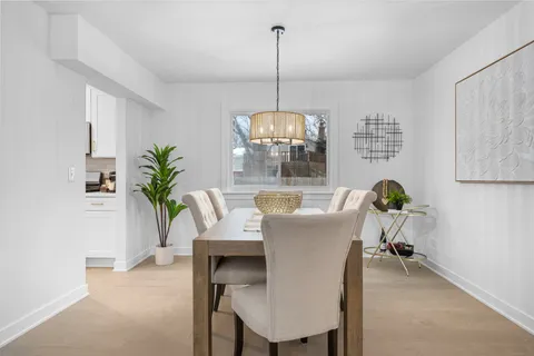 $600,000 | 1021 Foxworth Boulevard, Lombard, IL 60148