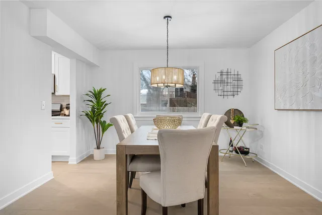 $600,000 | 1021 Foxworth Boulevard, Lombard, IL 60148