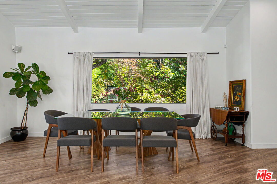 13019 Sky Valley Road Los Angeles, CA 90049 - Photo 17 of 49