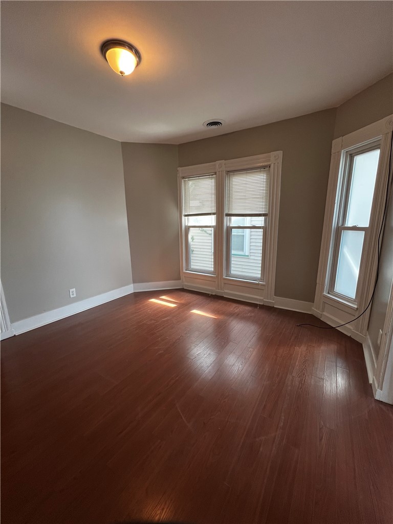 188-190 Charlotte Street, Unit 188 Rochester, NY 14607 - Photo 13 of 46 190 Up Living Room