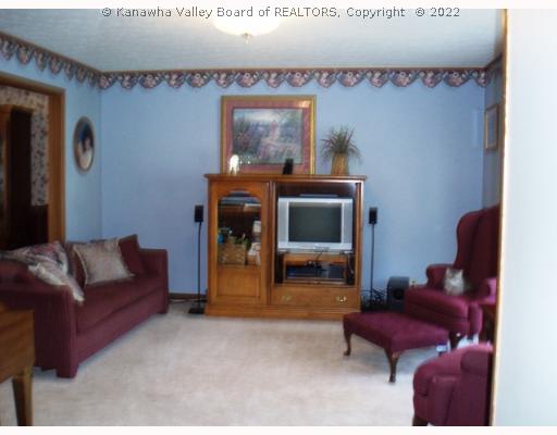 1 Lisa Circle Winfield, WV 25213 - Photo 3 of 8 Living Room.