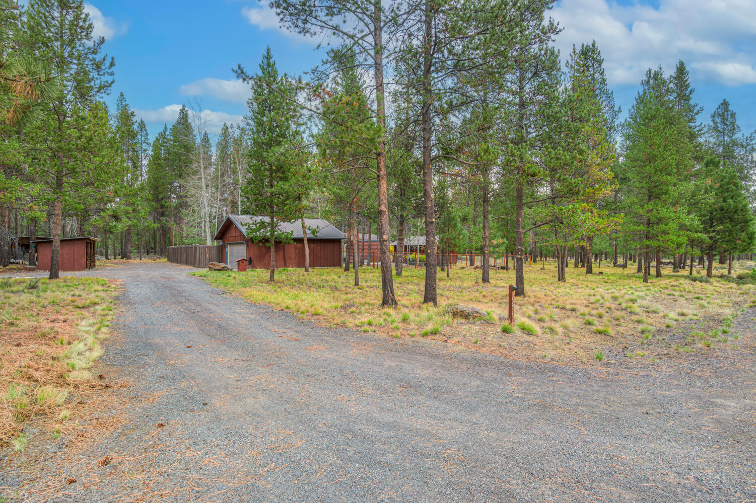 16810 Derringer Road Bend, OR 97707 - Photo 2 of 34 16810 Derringer Dr., Bend, OR - 2