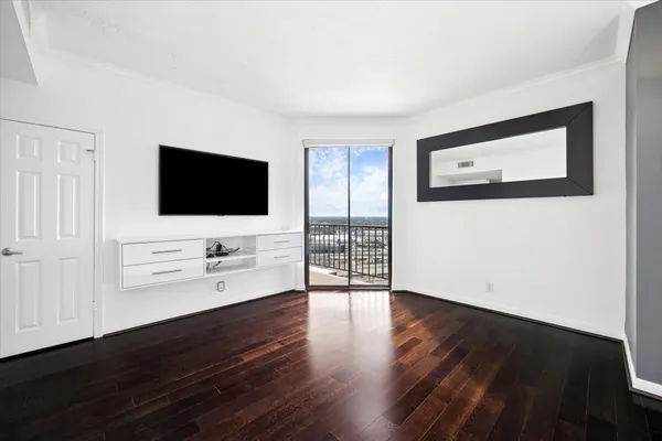 $2,400 | 3350 McCue Road, Unit 2201, Houston, TX 77056