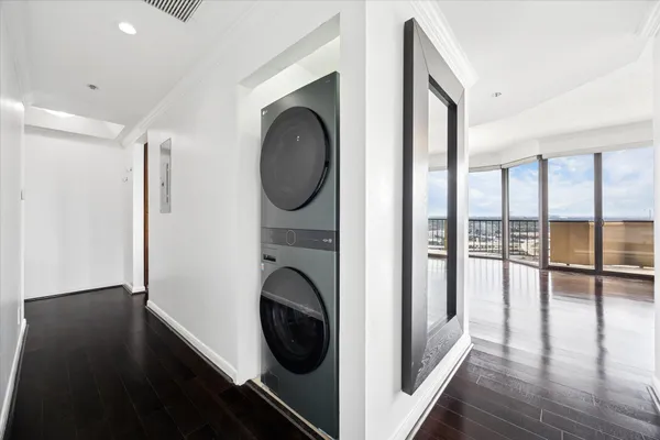 $2,400 | 3350 McCue Road, Unit 2201, Houston, TX 77056