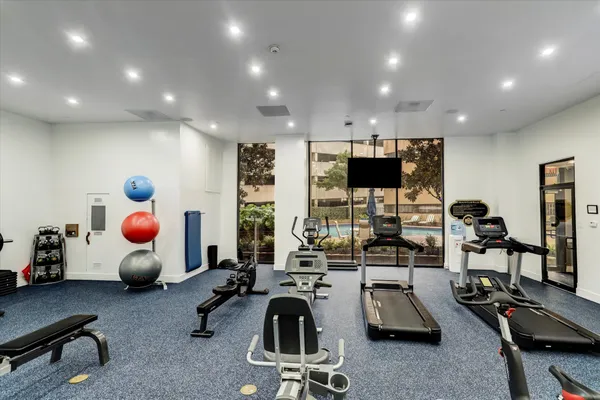 $2,400 | 3350 McCue Road, Unit 2201, Houston, TX 77056