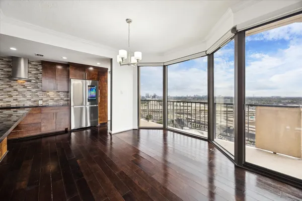 $2,400 | 3350 McCue Road, Unit 2201, Houston, TX 77056